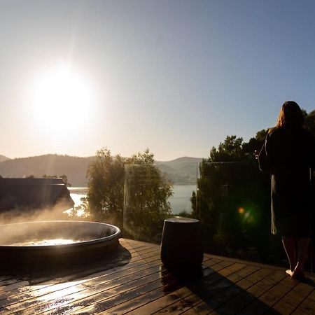 Woodland Bay Retreat-Hot Tub,Sauna And Bayview Hamptons Retreat Lymington エクステリア 写真