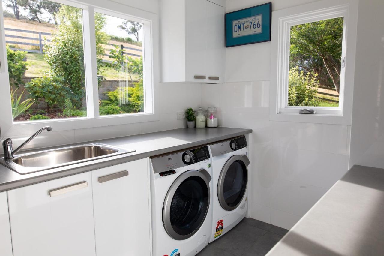 Woodland Bay Retreat-Hot Tub,Sauna And Bayview Hamptons Retreat Lymington エクステリア 写真