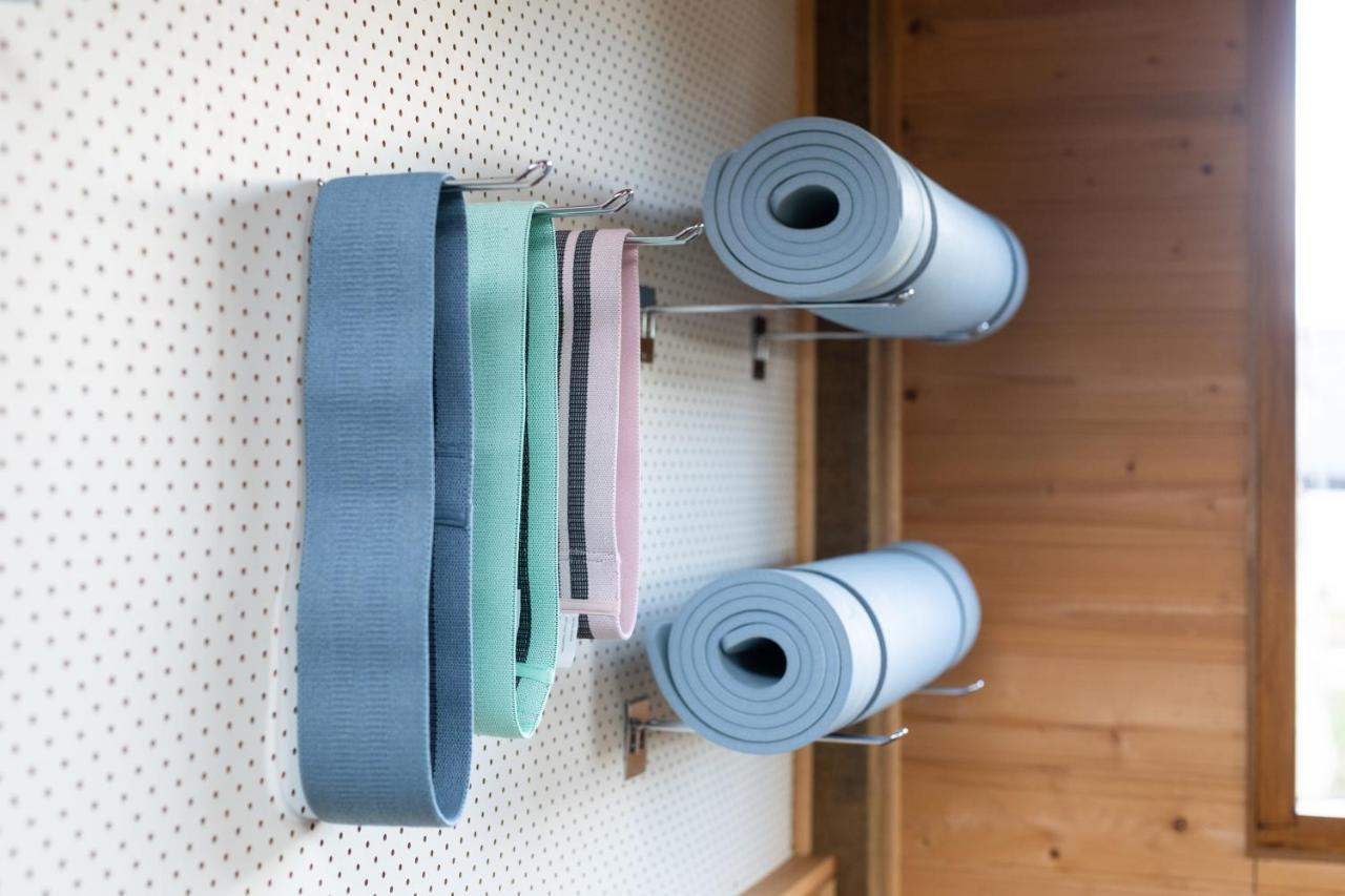 Woodland Bay Retreat-Hot Tub,Sauna And Bayview Hamptons Retreat Lymington エクステリア 写真