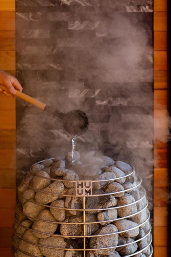 Woodland Bay Retreat-Hot Tub,Sauna And Bayview Hamptons Retreat Lymington エクステリア 写真