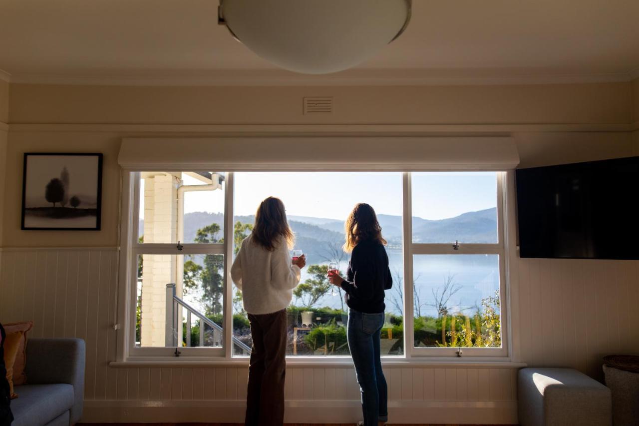 Woodland Bay Retreat-Hot Tub,Sauna And Bayview Hamptons Retreat Lymington エクステリア 写真
