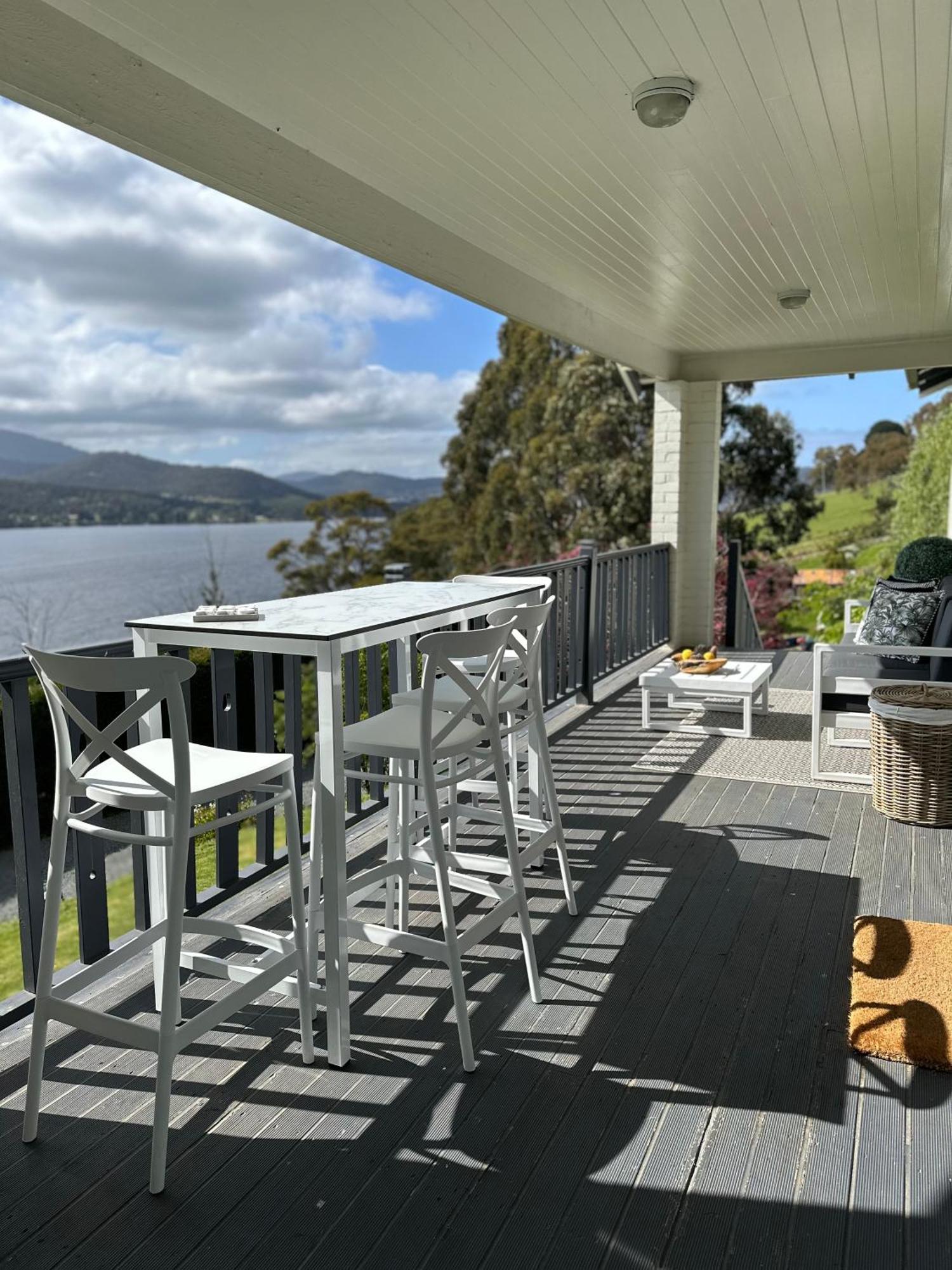Woodland Bay Retreat-Hot Tub,Sauna And Bayview Hamptons Retreat Lymington エクステリア 写真